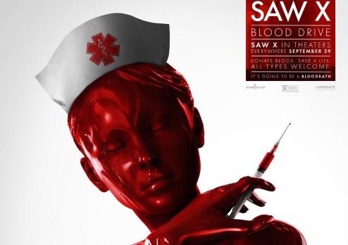 《電鋸驚魂10》全新海報：渾身浴血護士小姐