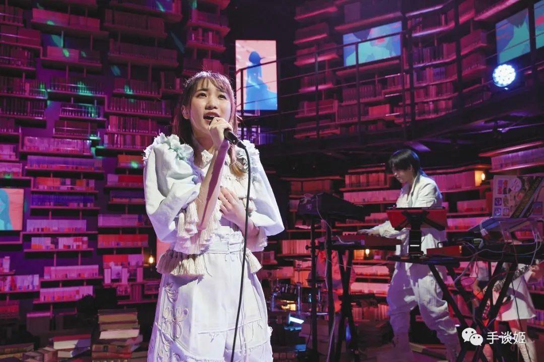 YOASOBI是不是日本的鳳凰傳奇？