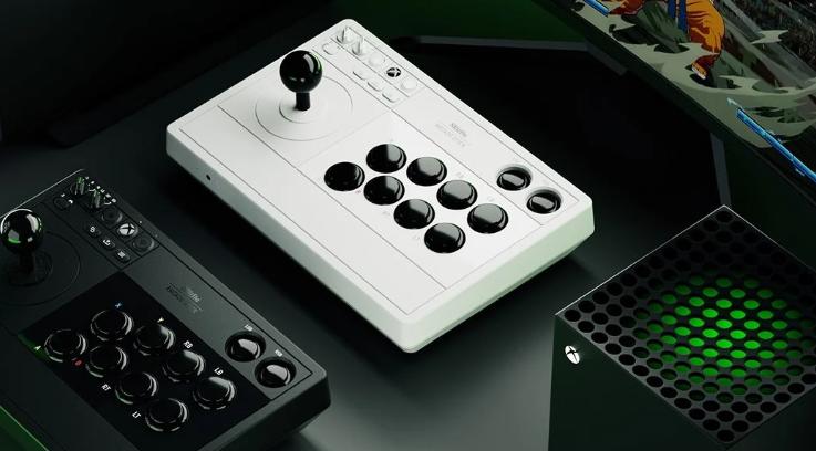 八位堂推出Xbox授權無線街機搖桿，支持Xbox和PC雙平臺