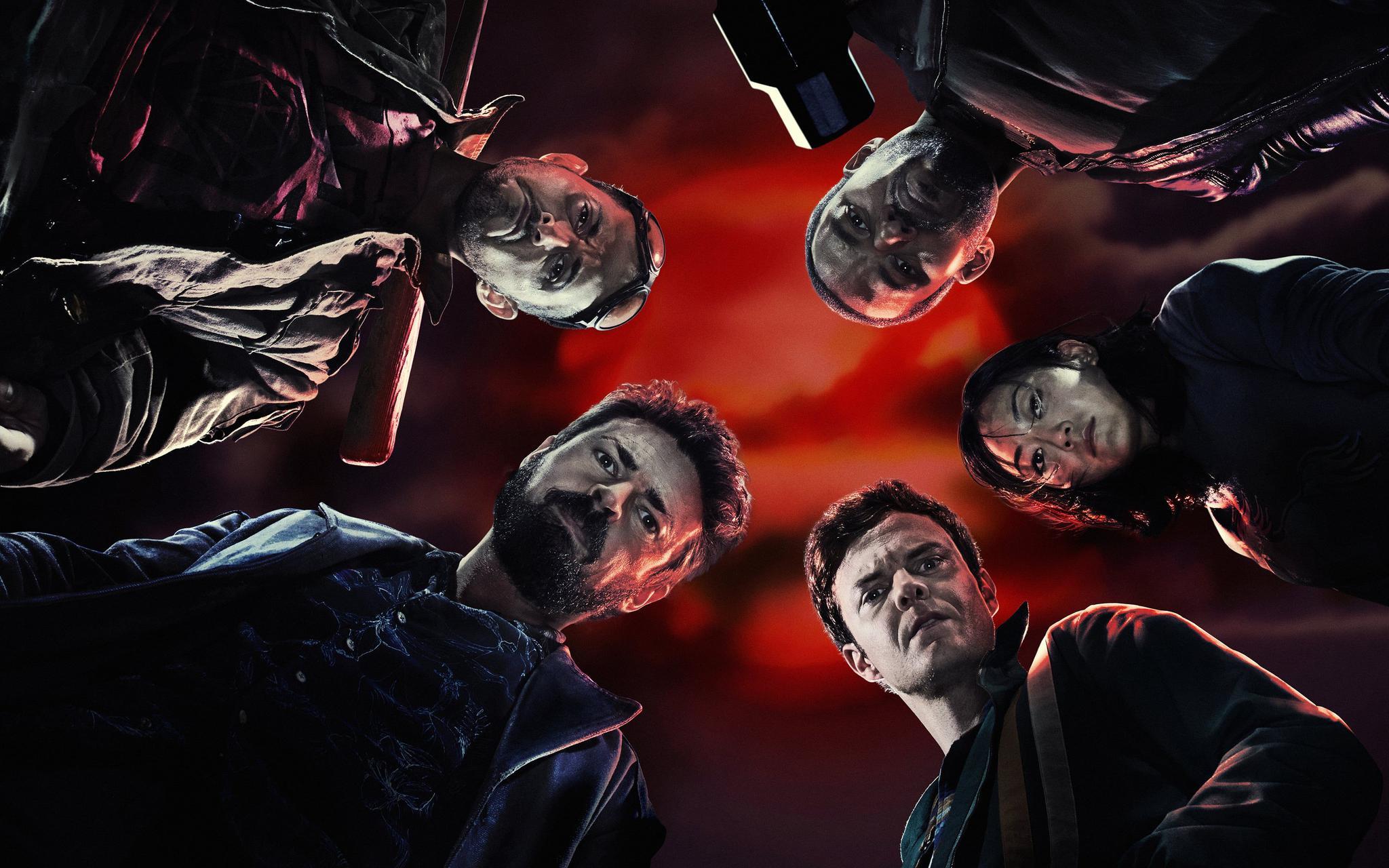 《黑袍糾察隊》編劇曬殺青合影