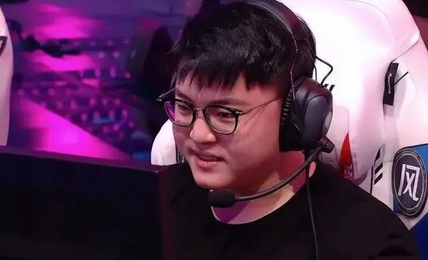 “uzi要去EDG”話題登熱搜 曝EDG.uzi正在商談！