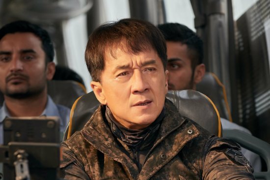 成龙大哥的人气！《狂怒沙暴》蝉联网飞电影榜冠军