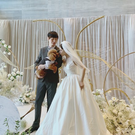 一代名将李思楠步入婚姻殿堂:新婚快乐早生贵子